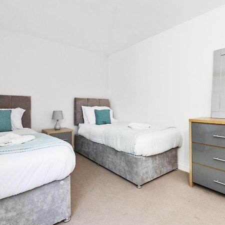 Opp B'Ham - Freshly Refurbished Walls And Carpets! Big Savings Booking 7 Days Or More! Leilighet Marston Green Eksteriør bilde