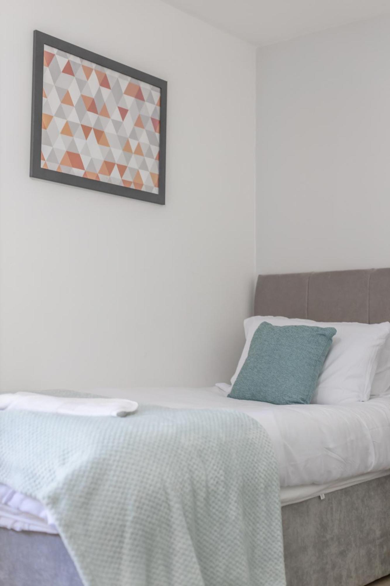Opp B'Ham - Freshly Refurbished Walls And Carpets! Big Savings Booking 7 Days Or More! Leilighet Marston Green Eksteriør bilde