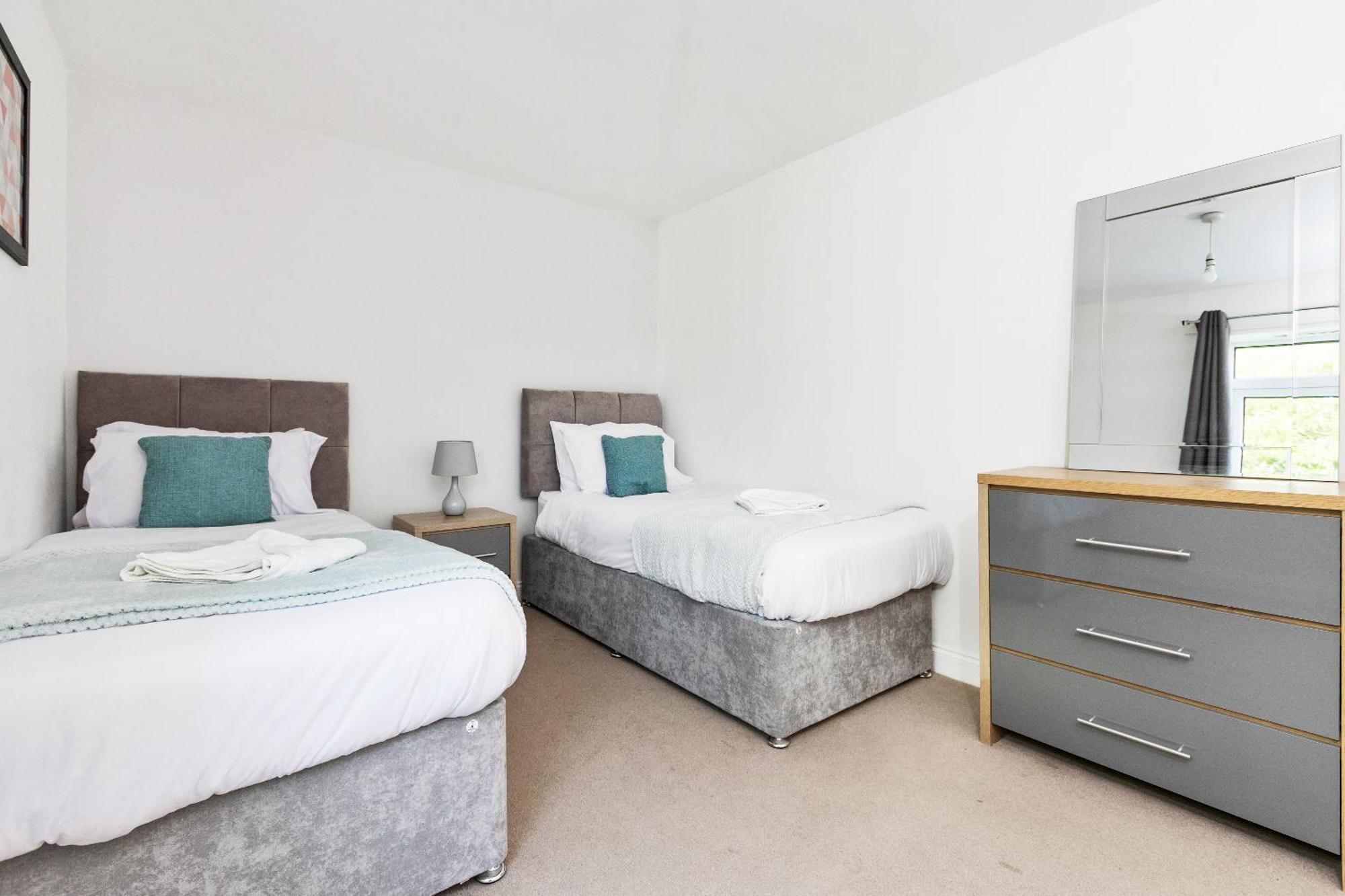 Opp B'Ham - Freshly Refurbished Walls And Carpets! Big Savings Booking 7 Days Or More! Leilighet Marston Green Eksteriør bilde